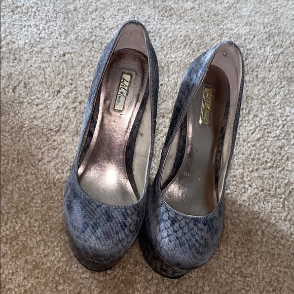 Heels - Picture 1 of 3